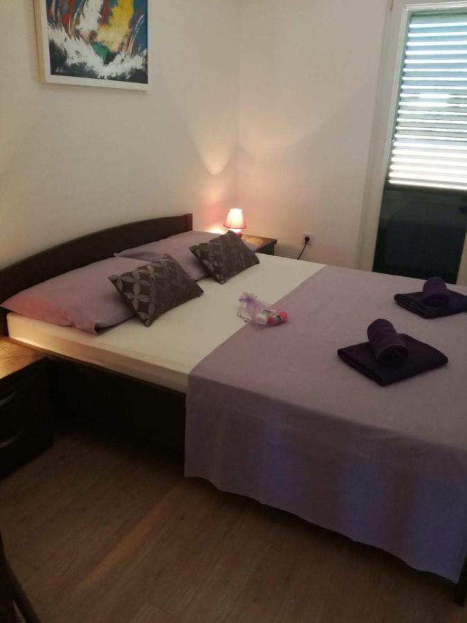 Apartman Dora Povljana Ngoại thất bức ảnh