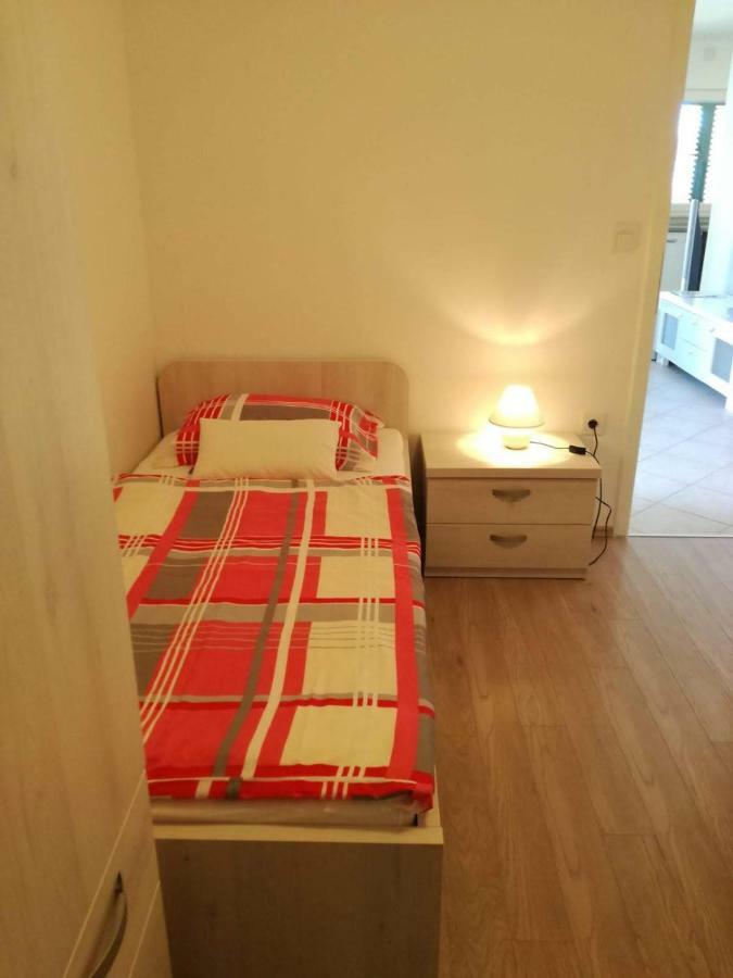 Apartman Dora Povljana Ngoại thất bức ảnh
